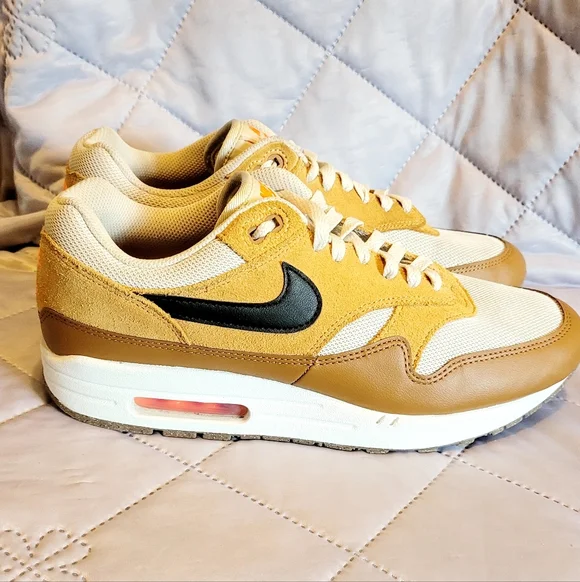 Nike Air Max 1 Essential in the "British Tan", And Bone colorway. Mens Size 10 - Picture 1 of 5